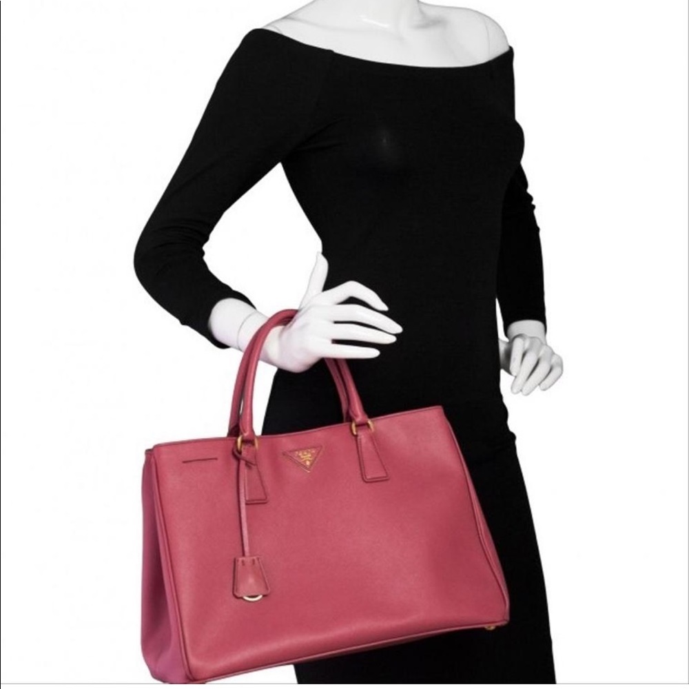 🚫SOLD🚫Auth, pre-owned PRADA SAFFIANO Bag